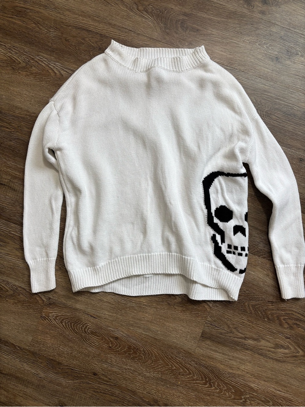 Magaschoni White Crewneck Sweater with Black Skull Accent